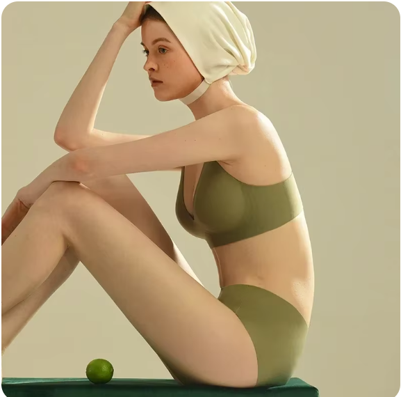 š„2025 new product releaseš„Large size deep V invisible push-up bra