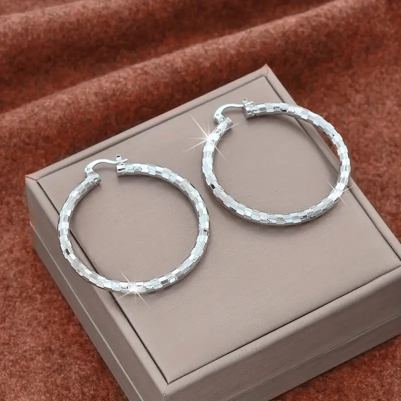 💥 Women's Minimalist Textured Hoop Earrings – Diamond-Cut, Snap Closure, Everyday Glow ✨