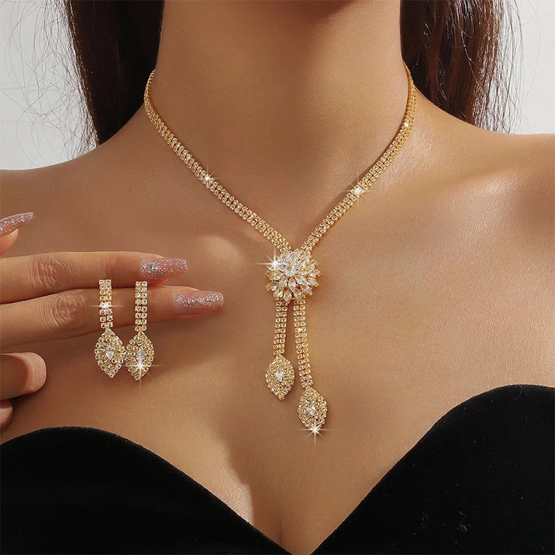 🌸Women's Zircon Flower Necklace Earrings Set