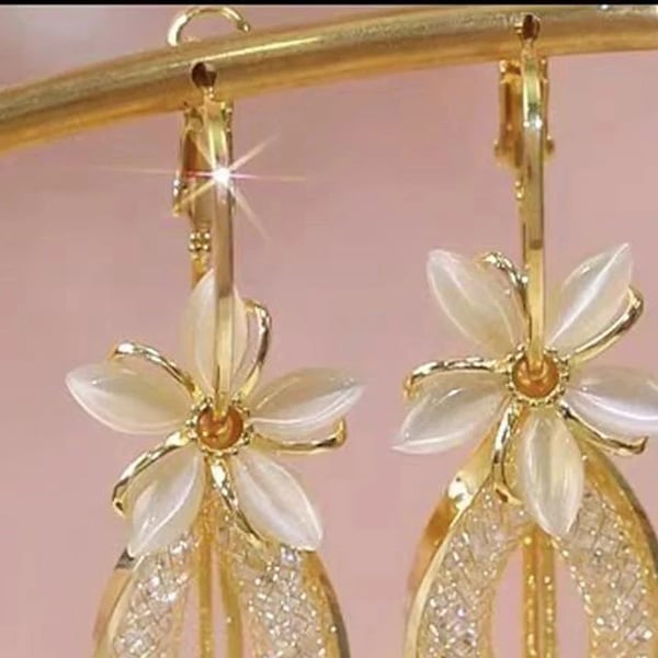 💐 Elegant Floral Tassel Dangle Earrings 💎