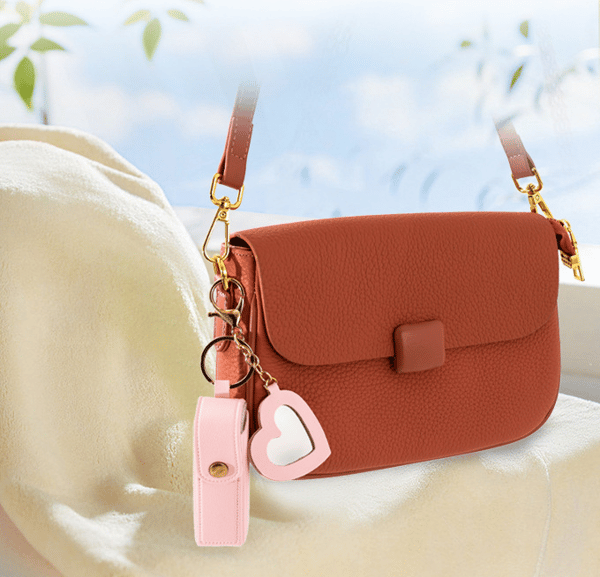 Lip Oil Keychain - Mirror & Oil 2-in-1 ❤️