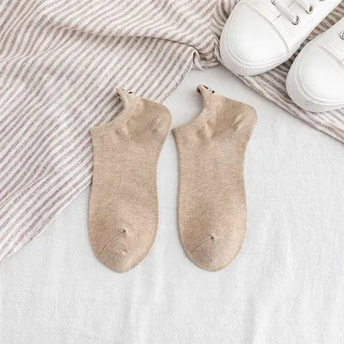 😄5 Pairs Funny Smiley Socks  – Cute Embroidered Crew Socks for Everyday Fun🧦✨