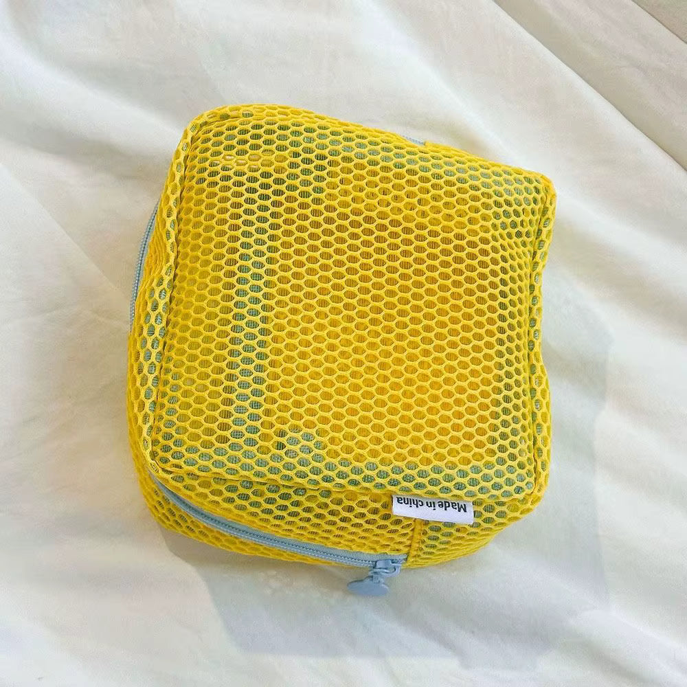 Portable Mesh Storage Makeup Case