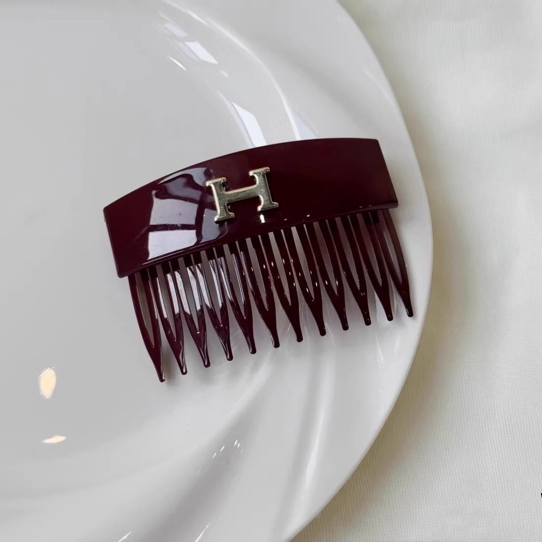 ✨ 4PCS Women's Stylish Hair Side Combs 💎 | Elegant Pearl Hair Accessories Set with Secure Hold for Everyday Beauty