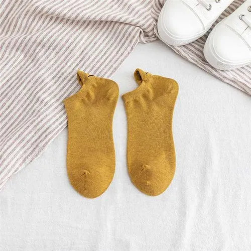 😄5 Pairs Funny Smiley Socks  – Cute Embroidered Crew Socks for Everyday Fun🧦✨