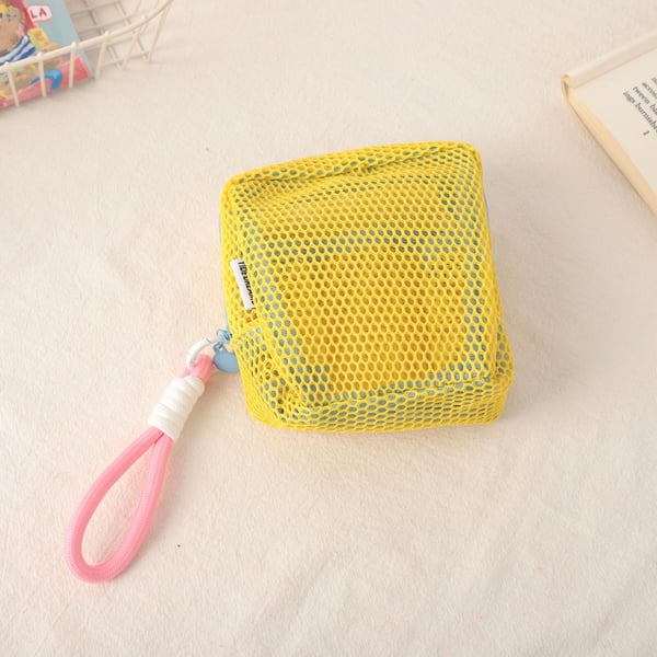 Portable Mesh Storage Makeup Case