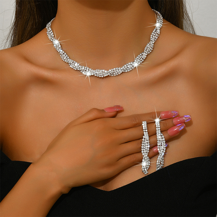 💎 50% OFF NOW! ✨ Sparkling Rhinestone Claw Chain Necklace & Earrings Set – Elegant design, brilliant shine & lightweight – Perfect for parties, weddings & daily glamour 🌟