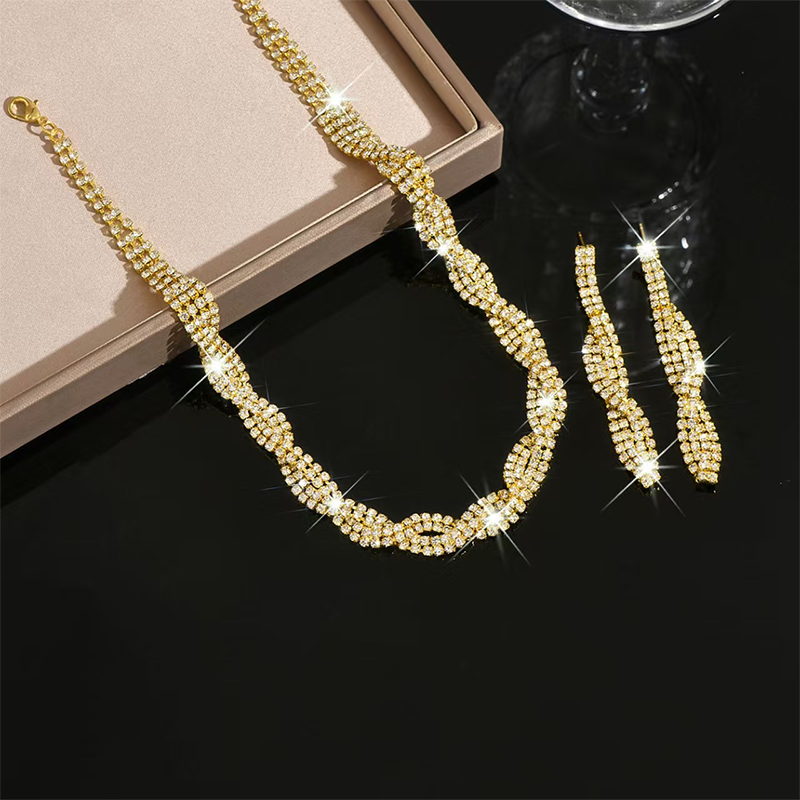 💎 50% OFF NOW! ✨ Sparkling Rhinestone Claw Chain Necklace & Earrings Set – Elegant design, brilliant shine & lightweight – Perfect for parties, weddings & daily glamour 🌟